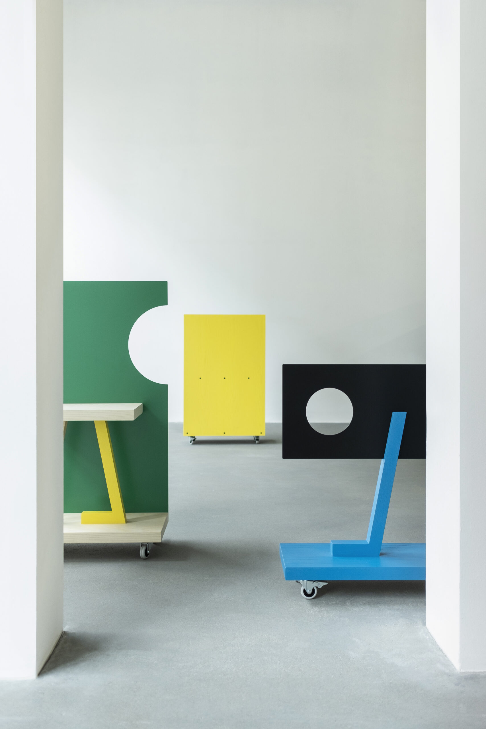 Portable Walls by Maria Jeglinska